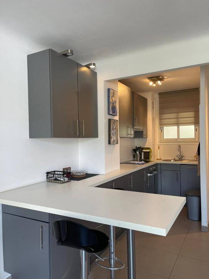 Fully Equipped Beachfront Studio In The Heart Of The City Center Bd Leclerc Antibes Exterior foto